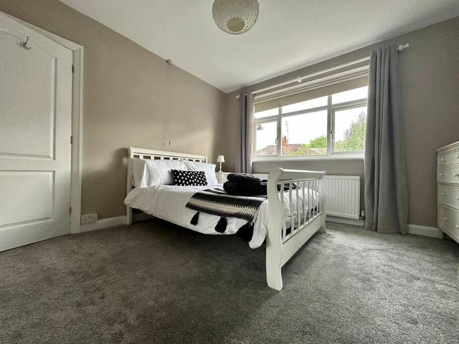 Stunning 5 Bed House In Chapel Allerton, Sleeps 9 Leeds  Eksteriør bilde