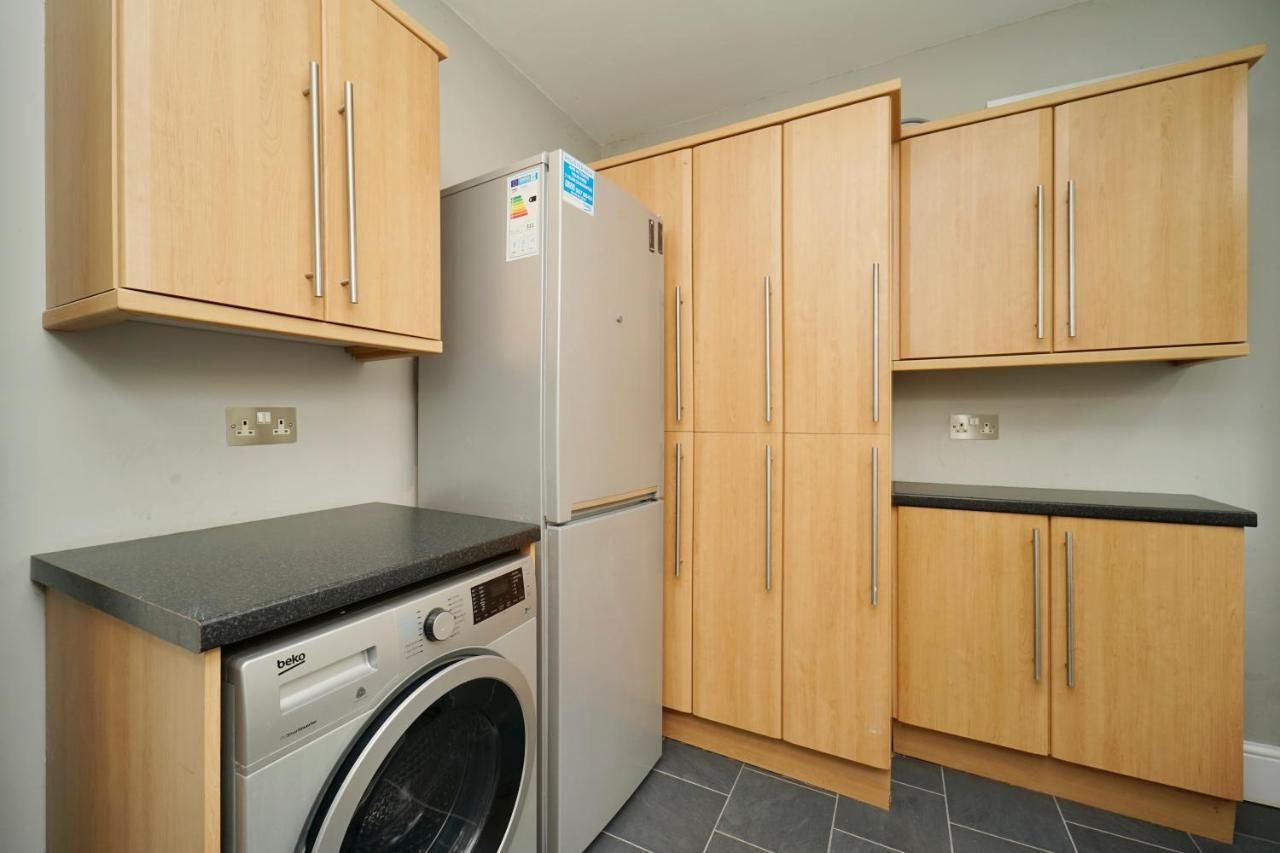 Stunning 5 Bed House In Chapel Allerton, Sleeps 9 Leeds  Eksteriør bilde