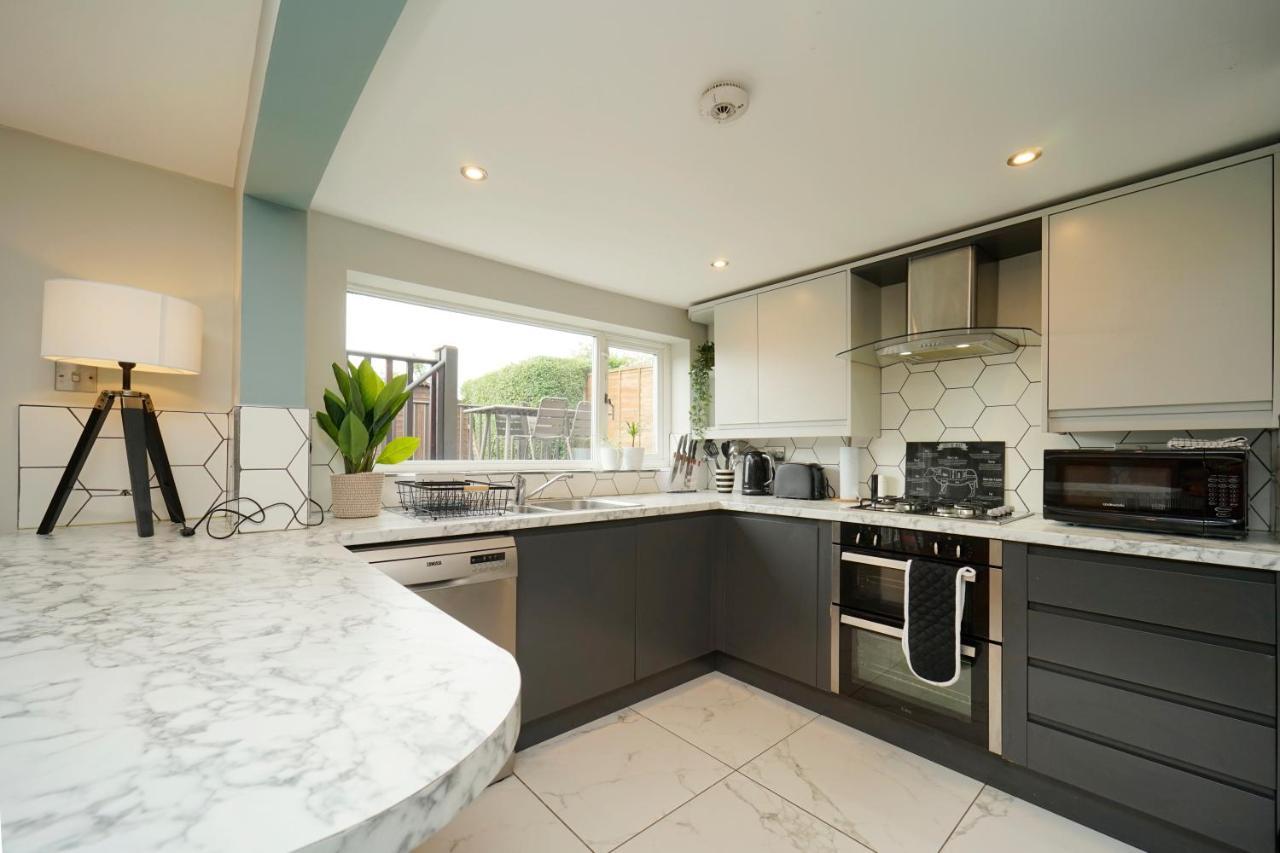 Stunning 5 Bed House In Chapel Allerton, Sleeps 9 Leeds  Eksteriør bilde