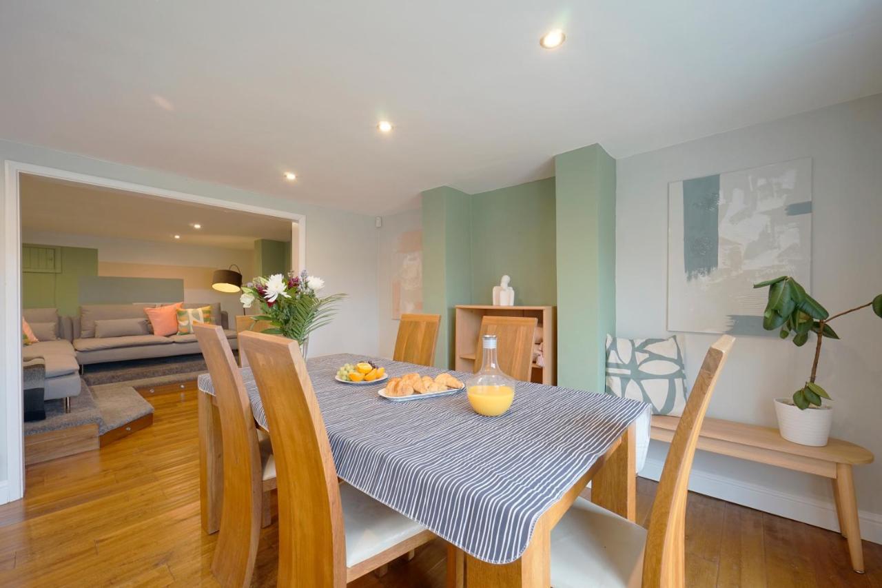 Stunning 5 Bed House In Chapel Allerton, Sleeps 9 Leeds  Eksteriør bilde